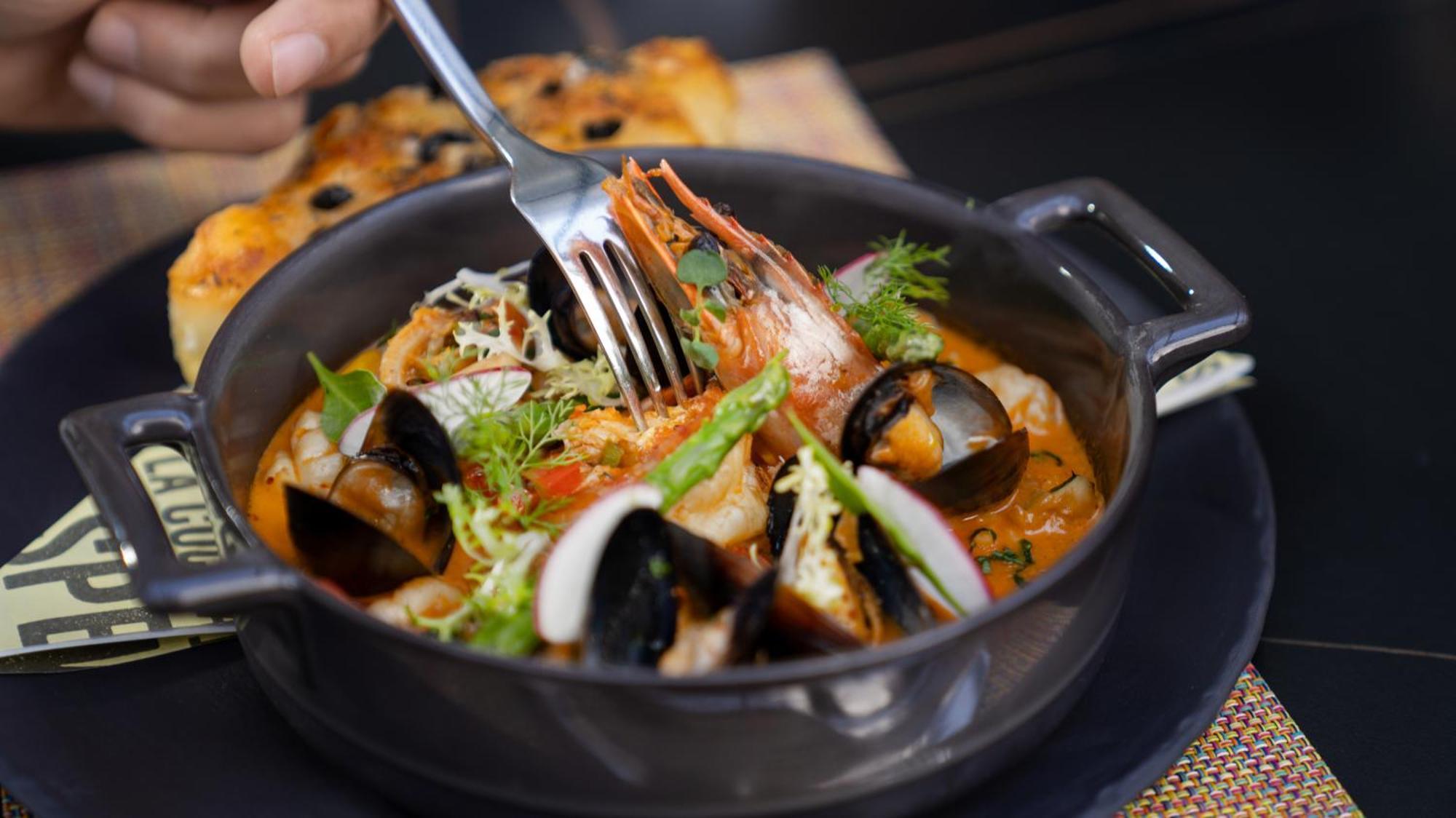 阿尔占罗塔纳酒店 安曼 外观 照片 Thai seafood curry
