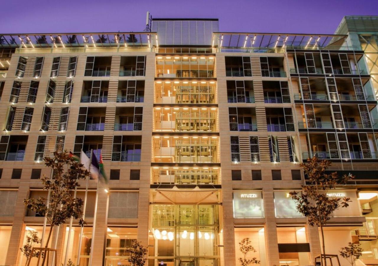 阿尔占罗塔纳酒店 安曼 外观 照片 The hotel at night