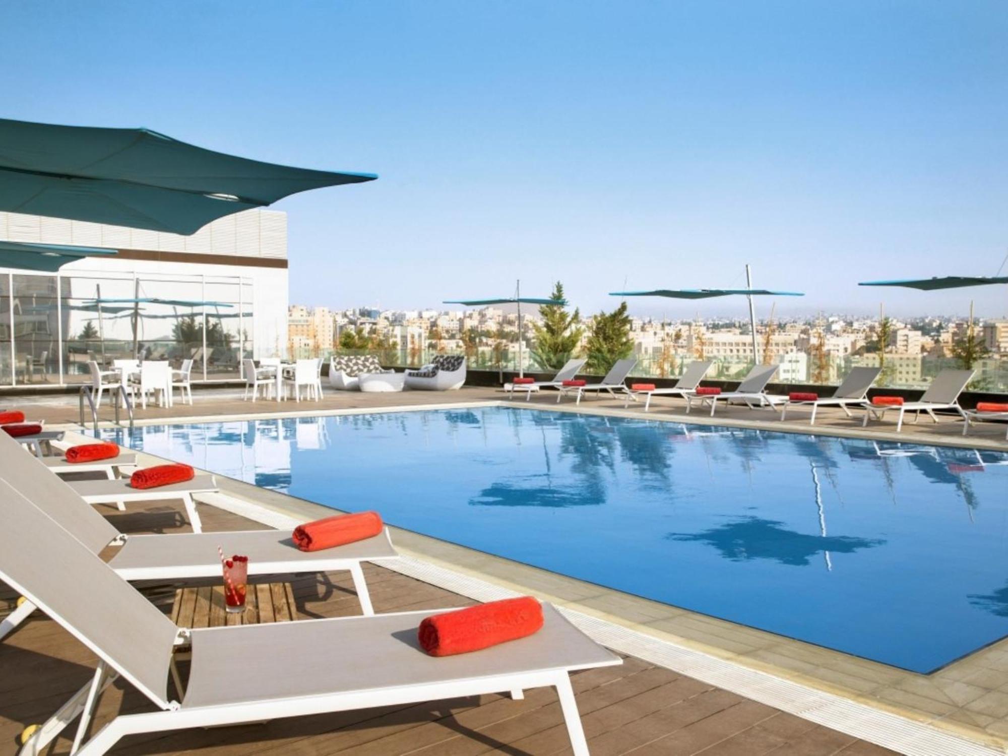 阿尔占罗塔纳酒店 安曼 外观 照片 The pool at the Westin Palace, Jerusalem